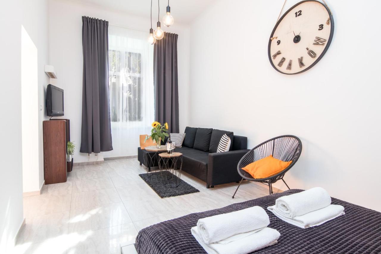 Cracow Best Location Apartment With Garden By Cozyplace Krakkó Kültér fotó
